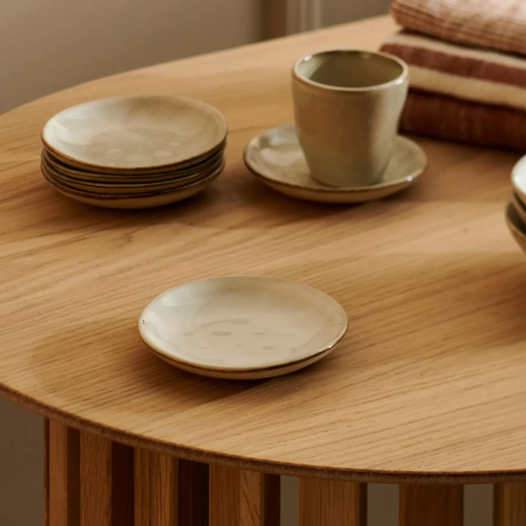 CASA Earth Marl Plato Crema